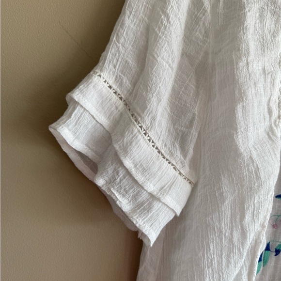Umgee White Gauzy Blouse with Floral Embroidery - Picture 4 of 9
